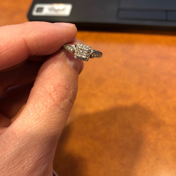 Diamond ring - Picture 2 of 6